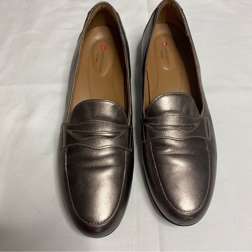 Unstructured by Clark’s, Gold Chic Loafers, size 9